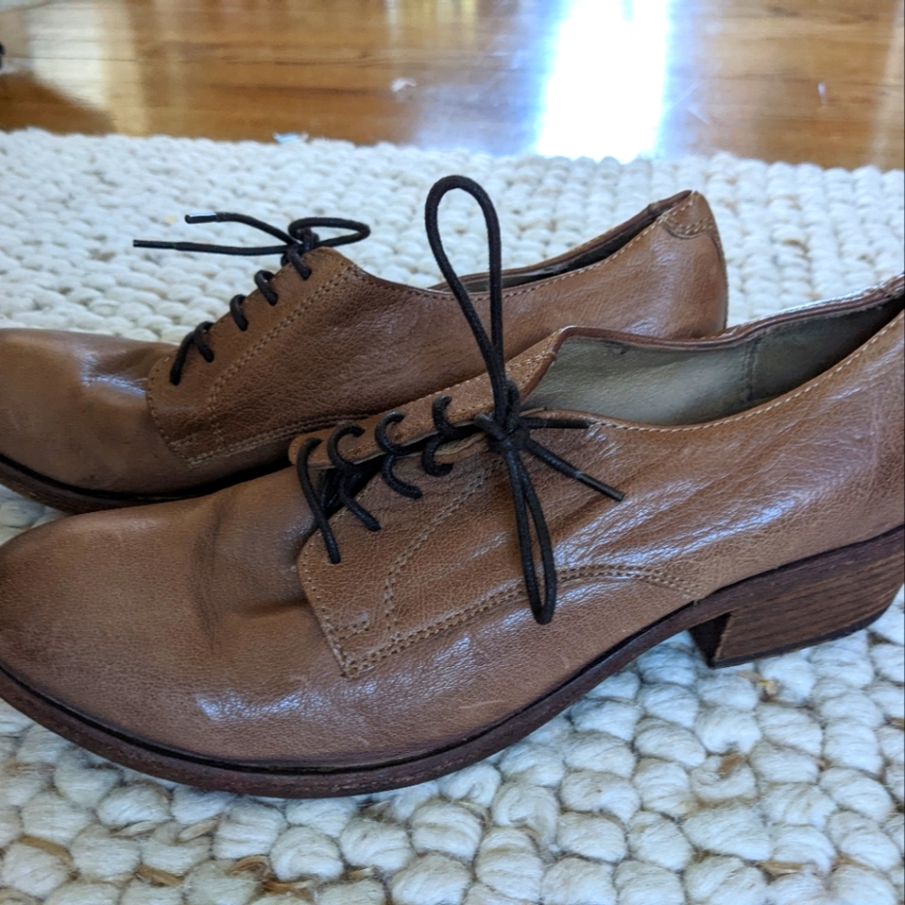 Frye shooties